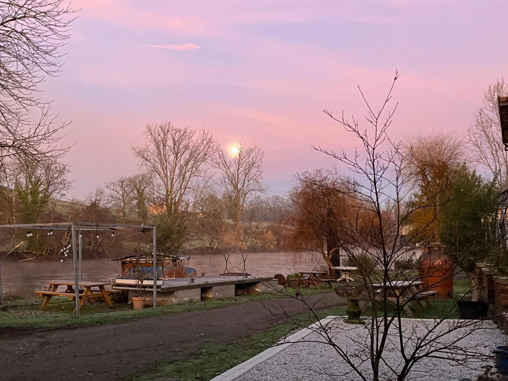 Moon River Chambre D'Hote Saint-Junien Exteriér fotografie